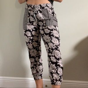 Black & Beige Floral American Eagle Jogger Pants